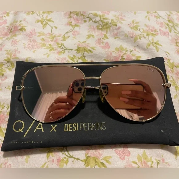 QUAY X Desi Perkins - Picture 1 of 5